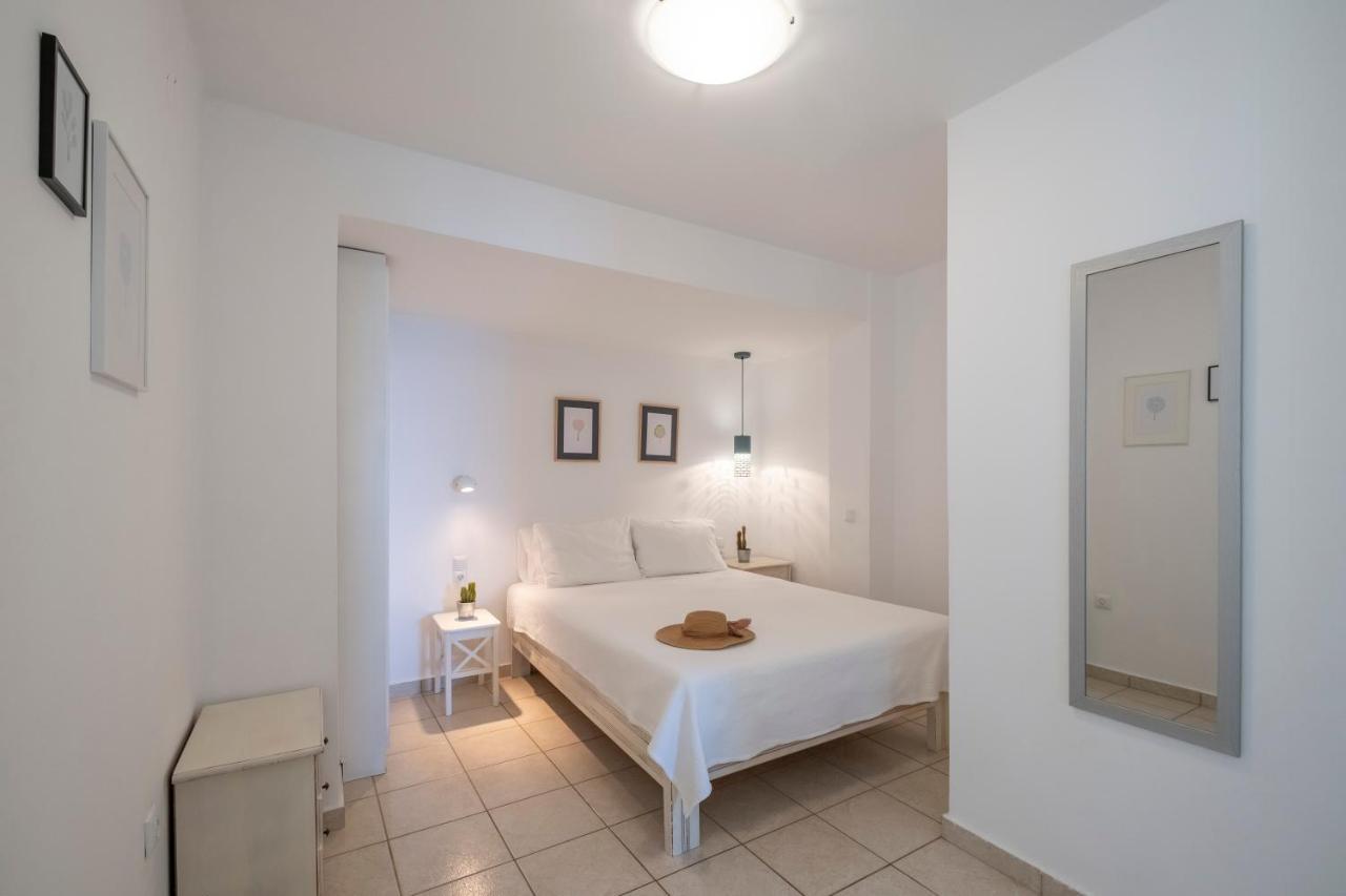 Meli Apartments & Villas Kiveri Luaran gambar