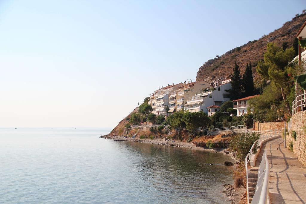 Meli Apartments & Villas Kiveri Luaran gambar